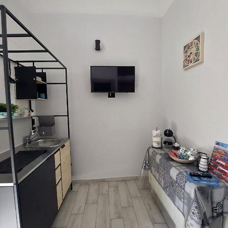 City Wonders B&B Наполи Екстериор снимка